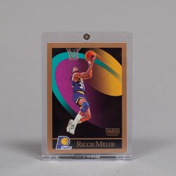 Showcase your 32-Point Trading Card